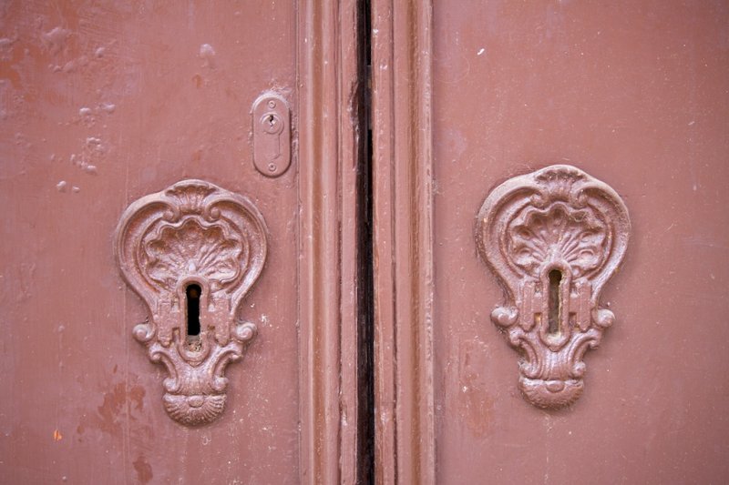Door knockers, knobs & locks