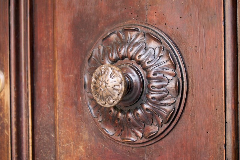 Door knockers, knobs & locks