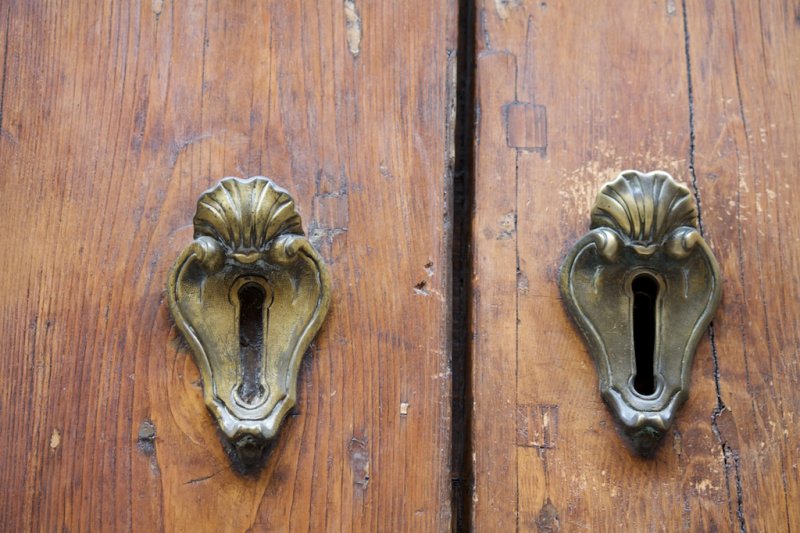 Door knockers, knobs & locks