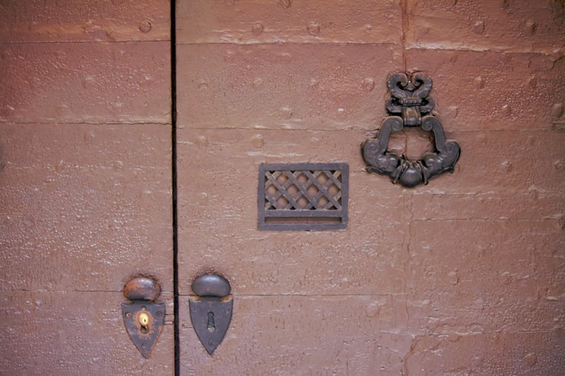 Door knockers, knobs & locks