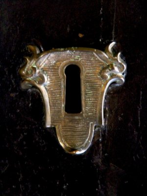 Door knockers, knobs & locks