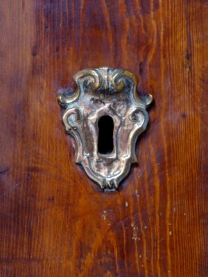 Door knockers, knobs & locks