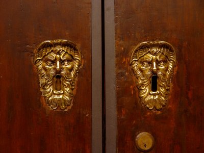 Door knockers, knobs & locks
