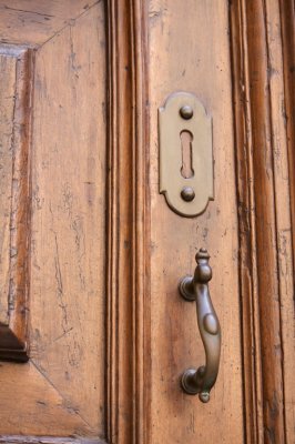 Door knockers, knobs & locks