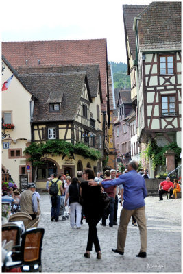 La Rue Principale (Rue du Gal.de Gaulle)