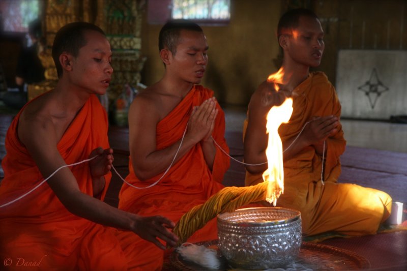LAOS : Ferveur à Vientiane.