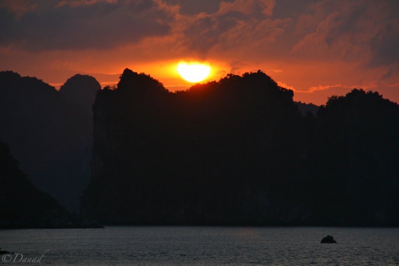 VIETNAM : 36 vues de la Baie d'Halong.