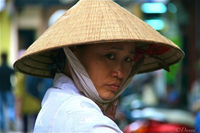Hanoi - Woman with non ba tam