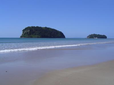 The beach at Whangamata (3).JPG