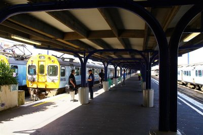 Wellington33 Central Station Platform1 (Medium).jpg