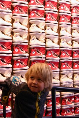 timo shopping for shoes