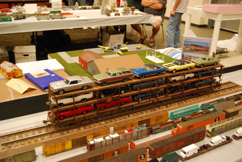 G scale autorack with Chevelle load.JPG