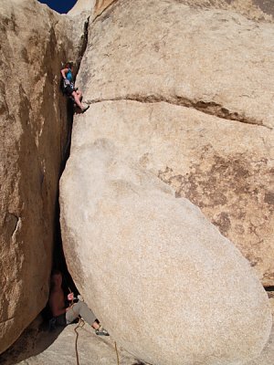 Taylor climbs 'Mike's Books' - 5.6 on Intersection Rock (Joshua Tree)