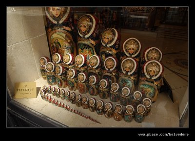 Russian Dolls, Paris