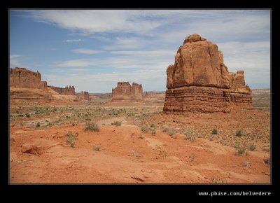 Courthouse Towers (Centre), Arches National Park