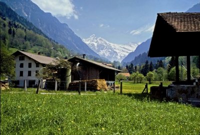 PB_ASC7113pp_Swiss_valley:Vallée_suisse_Europe.jpg