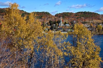 PB_ASC3684_Autumn_by_the_river:Rive_automnale_Mauricie_Quebec.jpg