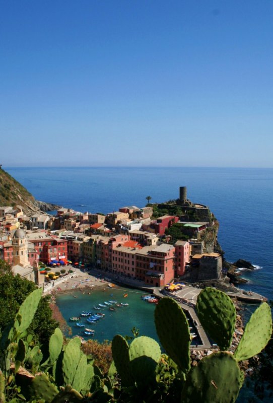 Cinque Terre. Vernazza. The reason I love to hike