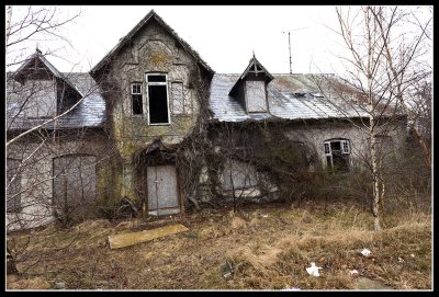 Scenes from a ruin - a former restaurant!