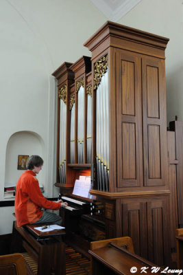 Playing organ @ St. Stephen's Church DSC_6918