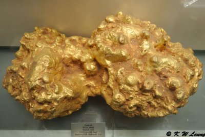 Golden mineral (DSC_4140)