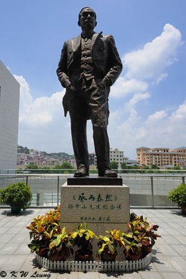 Statue of Dr Sun Yat-sen DSC_8417