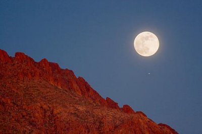 Moon Over A Mountain 78253