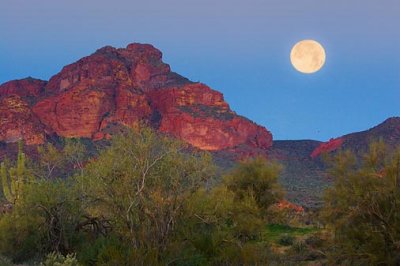 Red Mountain Moonset 80597