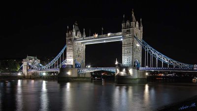 19891 - Tower bridge / London - England