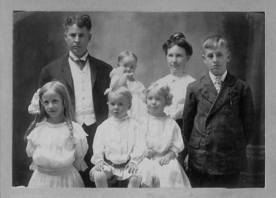 Grandfather Clements and Grandmother Olla with Donna, Nadine, Jessie (grandma) Pete, Jerry Rolla - About 1903