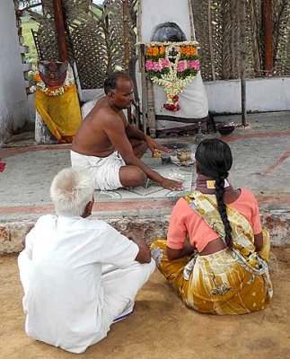 The shaman fights against black magic that troubles the life of this couple. Tirunelveli District, Tamil Nadu.