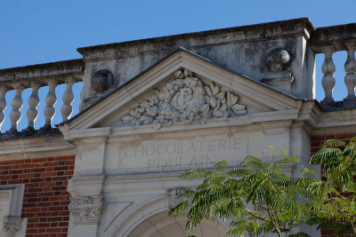 Le fronton du chteau de la Villette