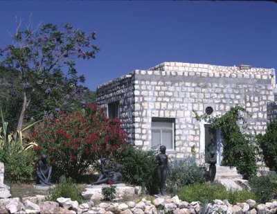 Israel_Little-House-on-a-Little-Hill_1969