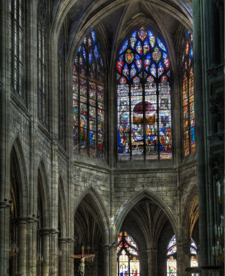 cathedrale moulins.jpg