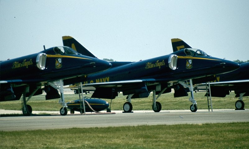 Blue Angels A4F 4 84.jpg
