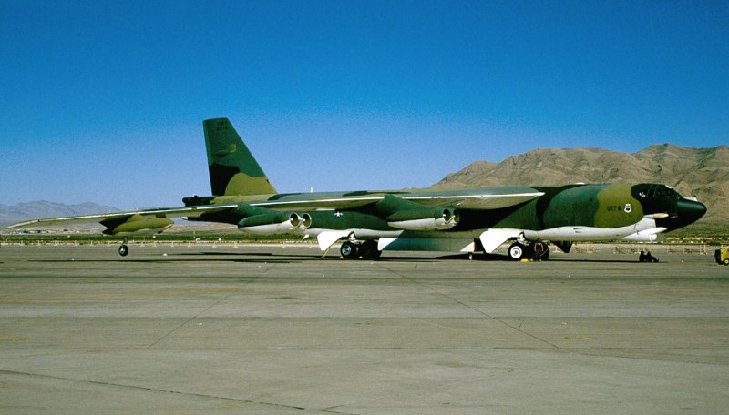 NEL85 B52G 80178.jpg