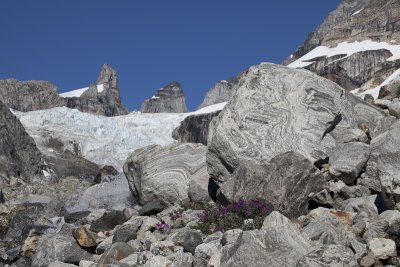 Glacier at the base of Pikkelhuen