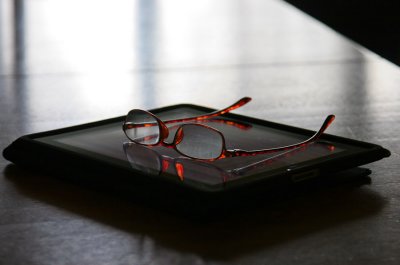 glasses on iPAD