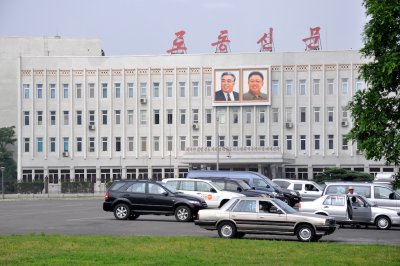 Pyongyang becoming more posh - parking lots filling up