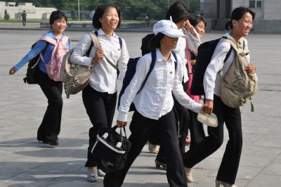 schoolchildren in Pyongyang NKorea