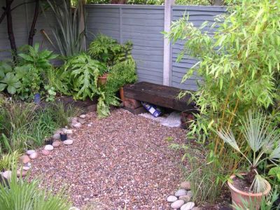 Sleeper bench with gravel flooring June 2006