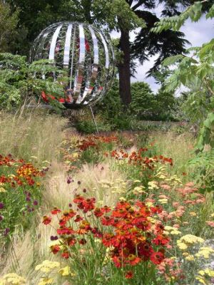 Prairie planting with big xmas tree decoration?