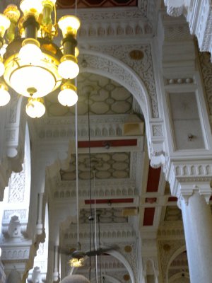 Kolom Masjid