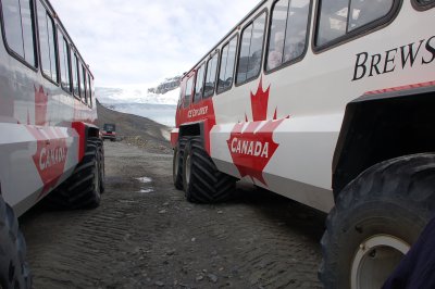 A tourist vehicle for icefield