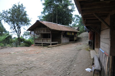 Warung2 disekitar tempat parkir