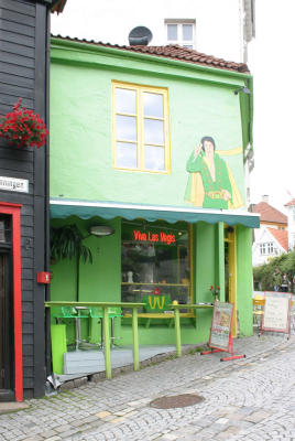 Green Elvis Cafe and Bar