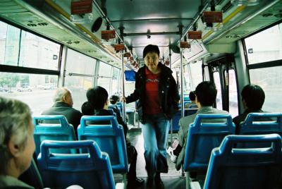 K on the bus in Huangzhou