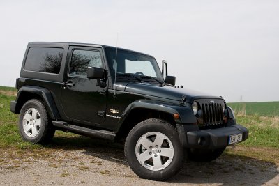 Jeep Wrangler Sahara 2012 black forest green