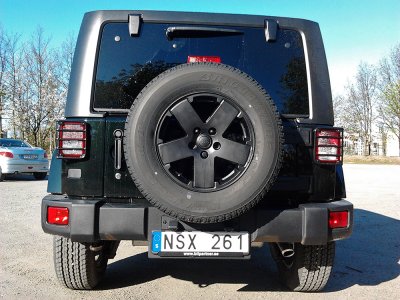 Jeep Wrangler Sahara 2012 black forest green