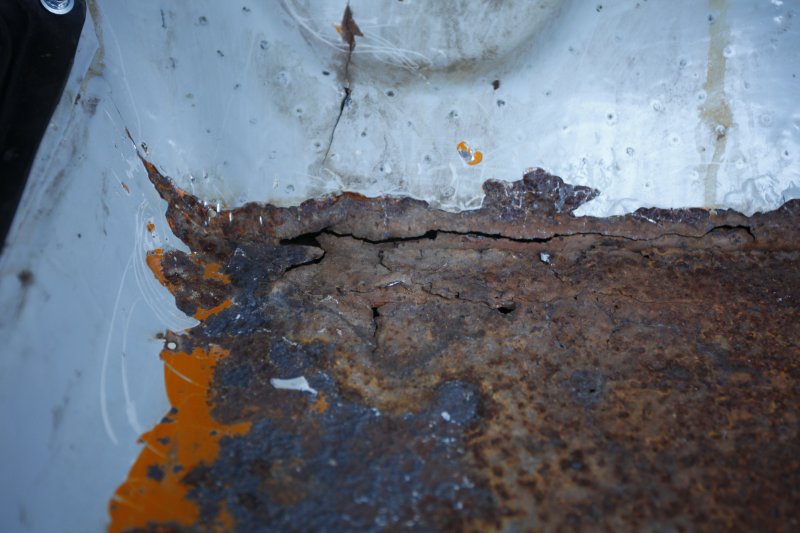 Rust and cracks